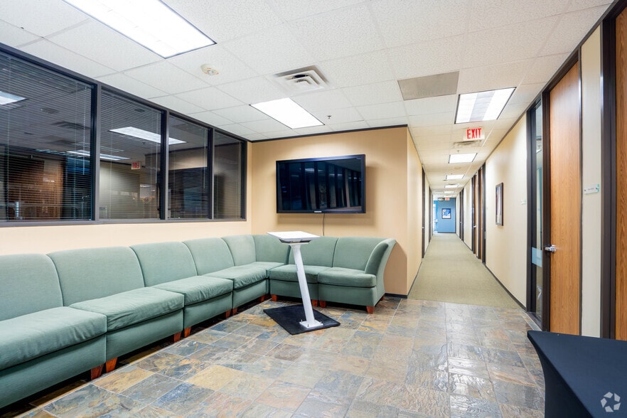 More Photos Of 4400 S Sam Houston Pky E, Houston Warehouse For Sale