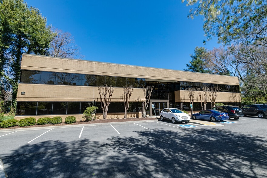 More Photos Of 8917 Fargo Rd, Richmond Office For Lease