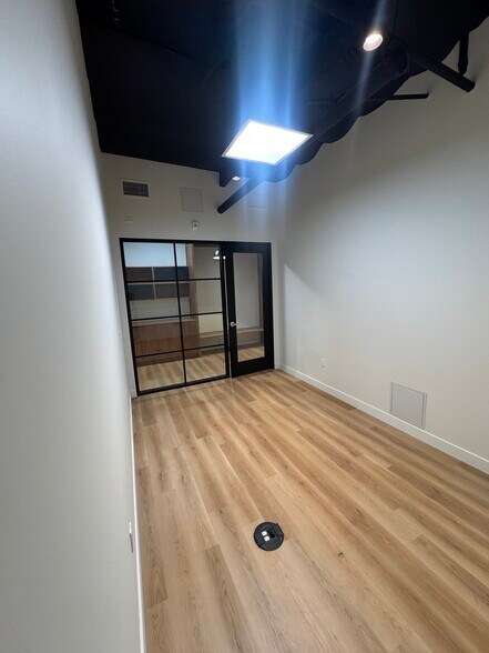 More Photos Of 2150 N Trabajo Dr, Oxnard Warehouse For Lease