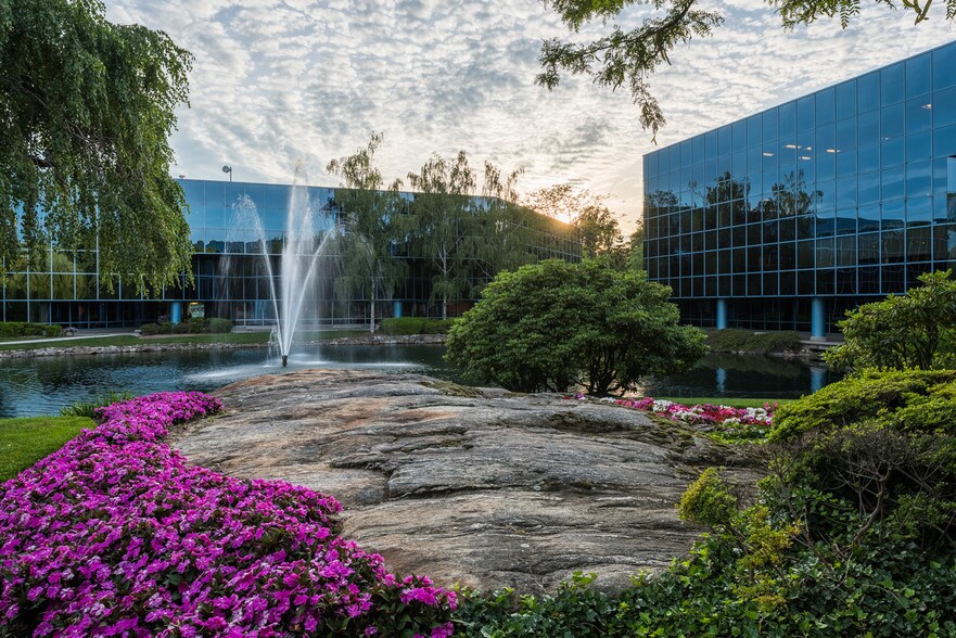 More Photos Of 1 Manhattanville Rd, Purchase Office For Lease