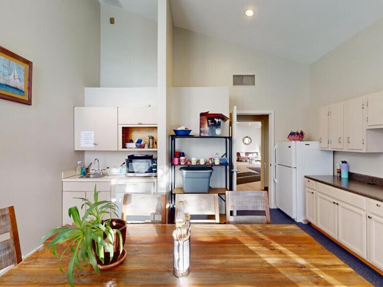 More Photos Of 3250 W Lake Rd, Erie Office For Sale