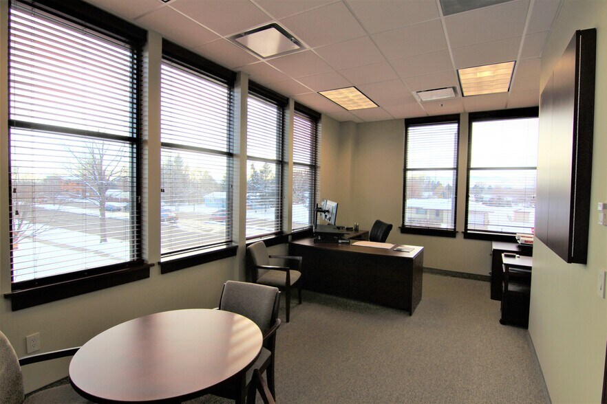 More Photos Of 2108 Milestone Dr, Fort Collins Office For Lease