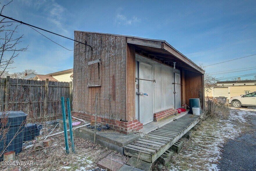 More Photos Of 32 W Southern Ave, Williamsport General Retail For Sale