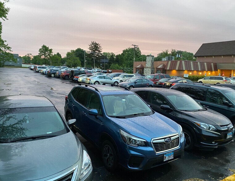 More Photos Of 27W150 Roosevelt Rd, Winfield Restaurant For Sale