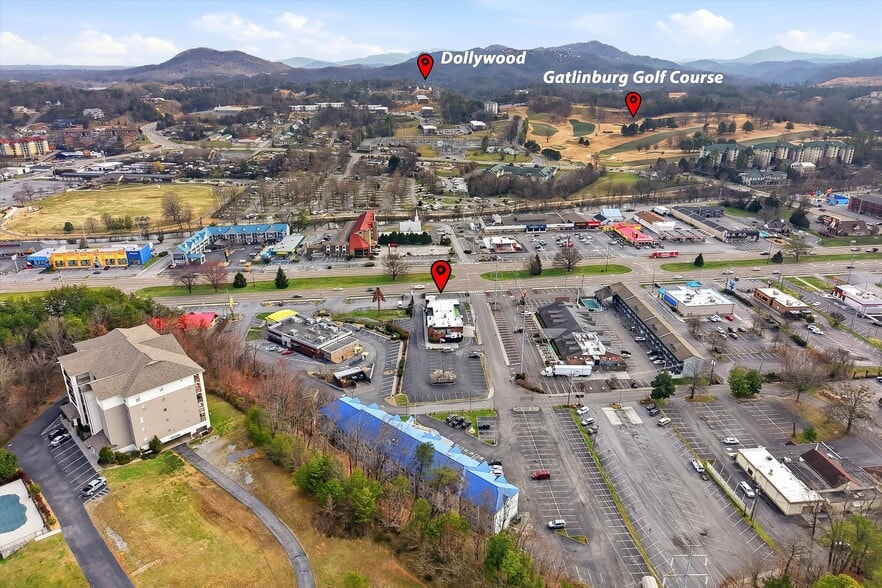 More Photos Of 3584 Parkway, Pigeon Forge Restaurant For Lease