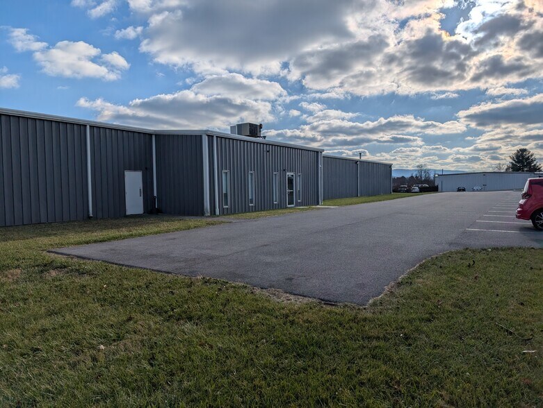 More Photos Of 4089 Pepperell Way, Dublin Manufacturing For Lease