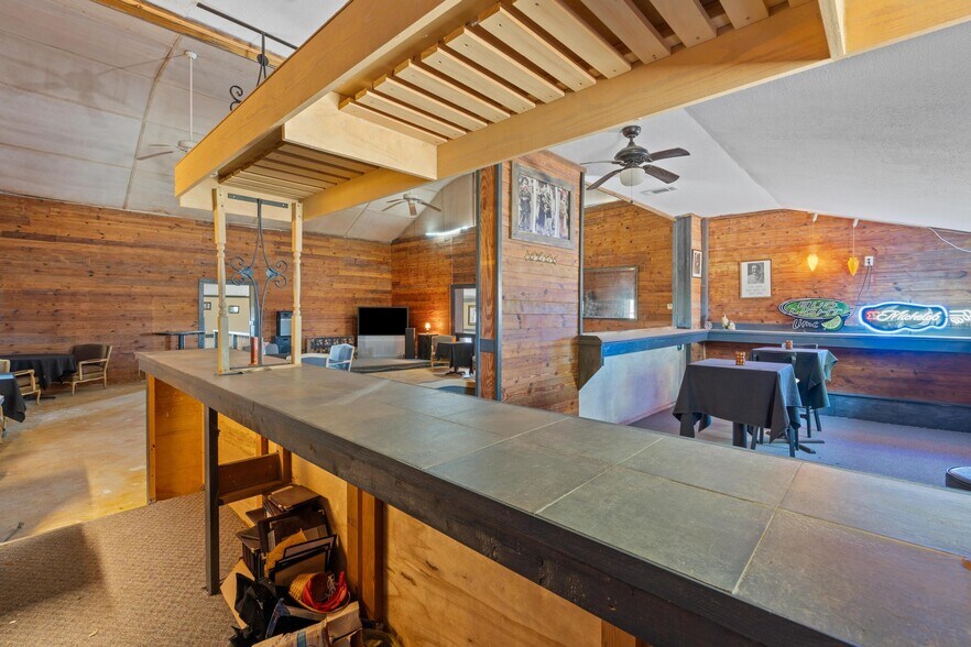 More Photos Of 607 Butts Mill Rd, Pine Mountain General Retail For Sale