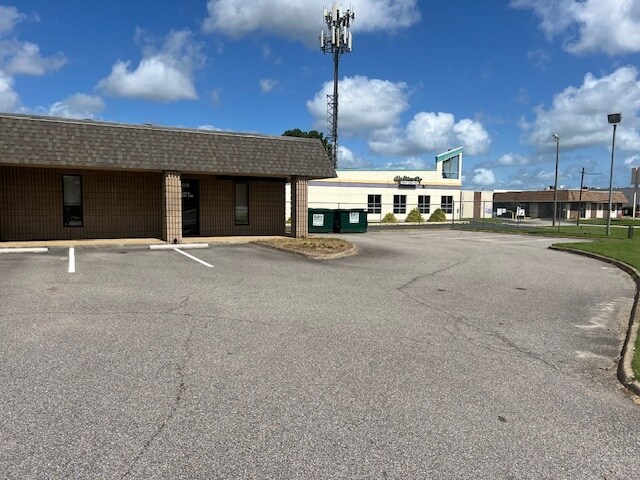 More Photos Of 4696-4698 Honeygrove Rd, Virginia Beach Daycare Center For Lease
