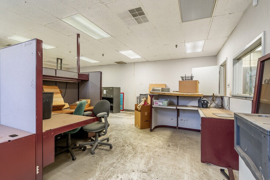 More Photos Of 232 Division St, Kingston Warehouse For Lease