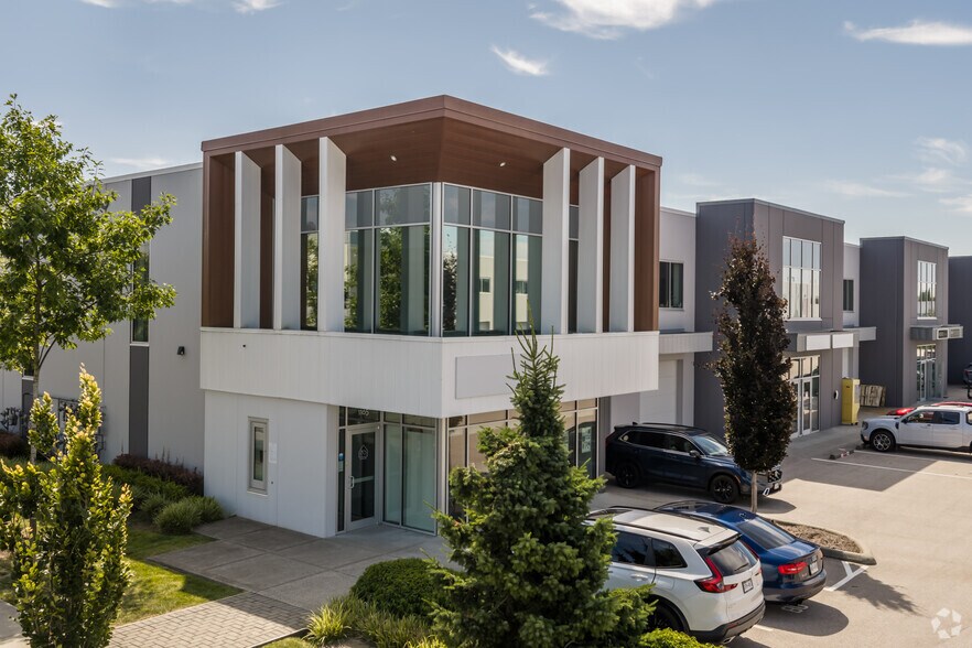 More Photos Of 950 Seaborne Av, Port Coquitlam Warehouse For Sale