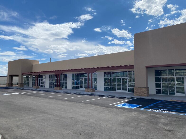 More Photos Of 6601 4th St NW, Albuquerque Restaurant For Lease