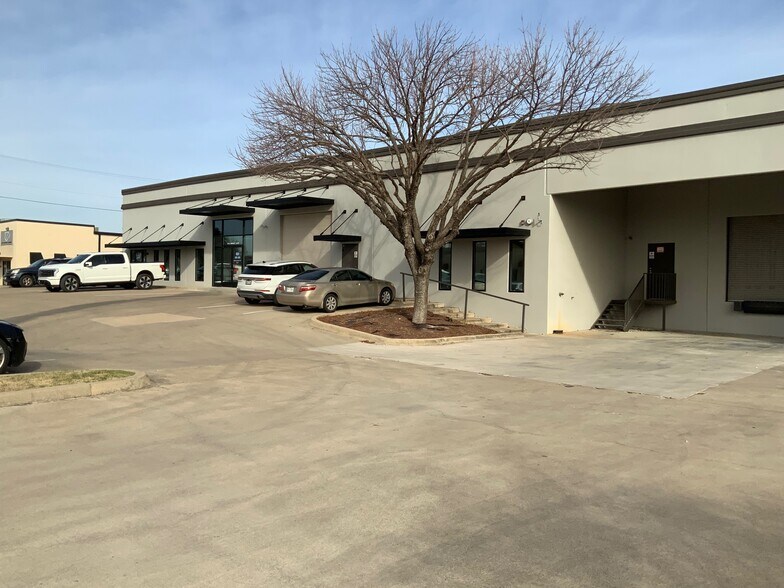 More Photos Of 2890 Market Loop, Southlake Light Manufacturing For Sale