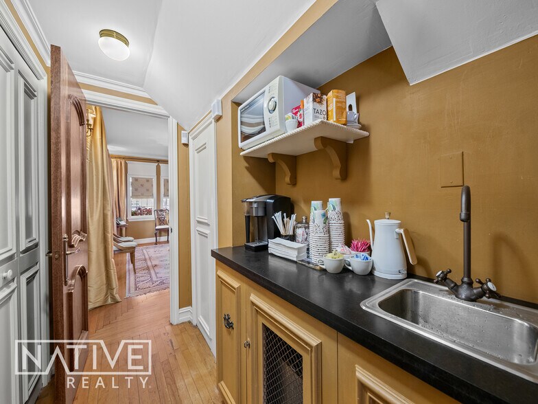 More Photos Of 1313 S Andrews Ave, Fort Lauderdale Office Residential For Sale
