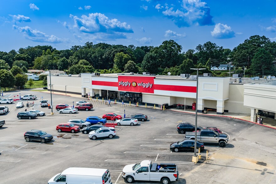 Primary Photo Of 701 E Main St, Prattville Supermarket For Sale