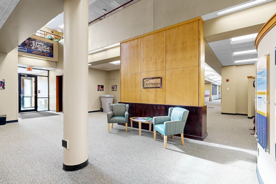 More Photos Of 2100 Fleur Dr, Des Moines Office For Sale