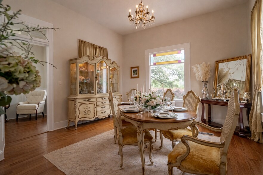 More Photos Of 5800 England Dr, Alexandria Specialty For Sale