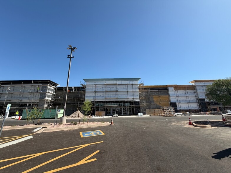 More Photos Of 2055 N Alma School Rd, Chandler Unknown For Lease