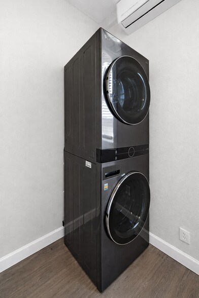 More Photos Of 614 35th St, Galveston Apartments For Sale