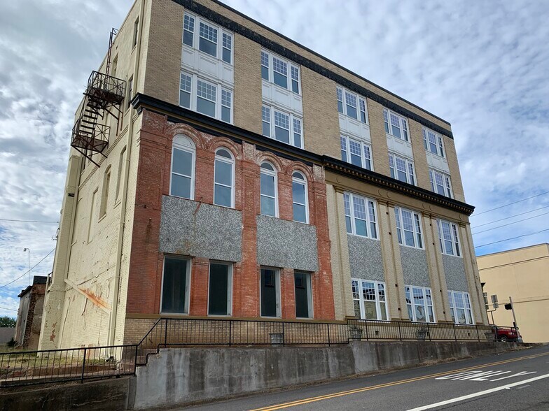 More Photos Of 202 E Main St, Henderson Loft Creative Space For Sale