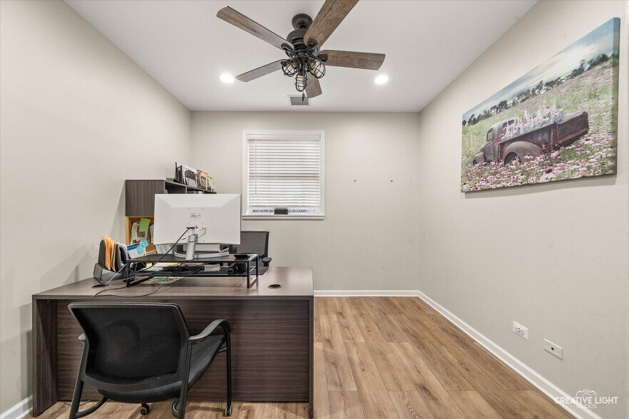 More Photos Of 3711 W Algonquin Rd, Algonquin Flex For Sale