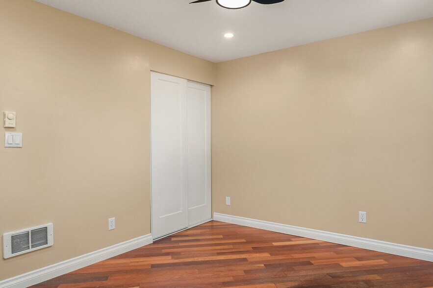 More Photos Of 1510 NE 170th St, Shoreline Apartments For Sale