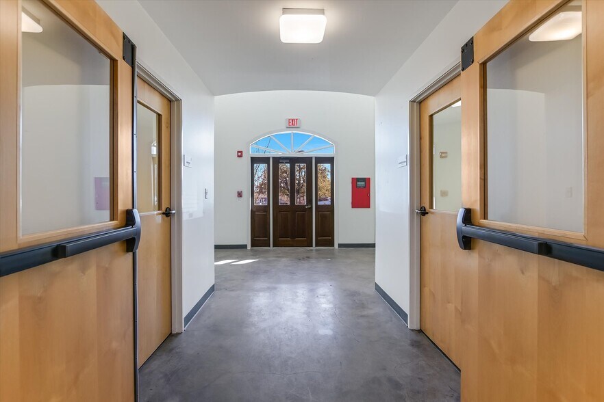 More Photos Of 7700 Cat Hollow Dr, Round Rock Medical For Sale