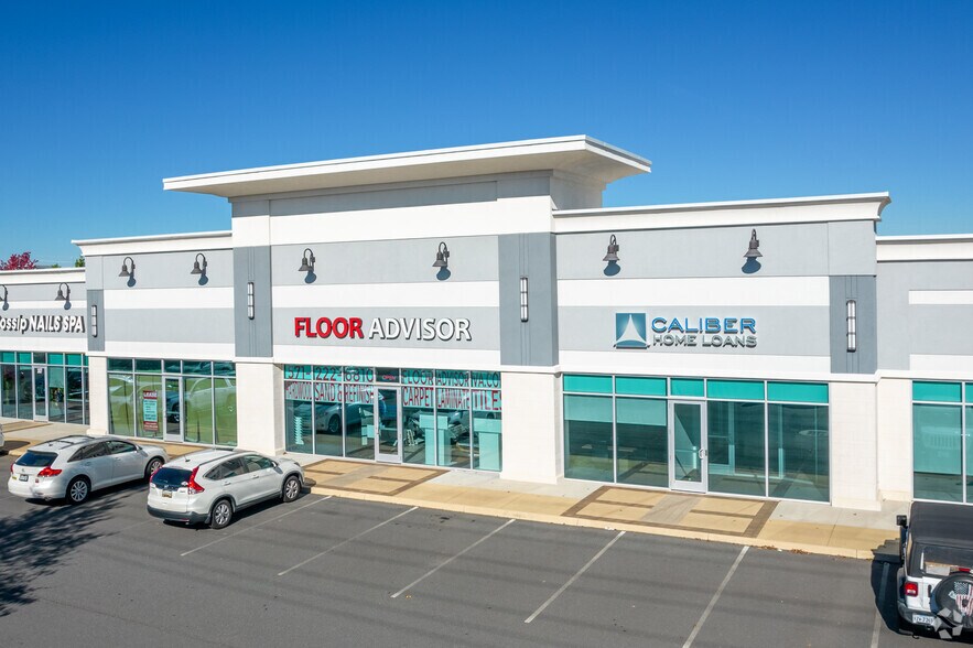 More Photos Of 5615 Wellington Rd, Gainesville Flex For Lease