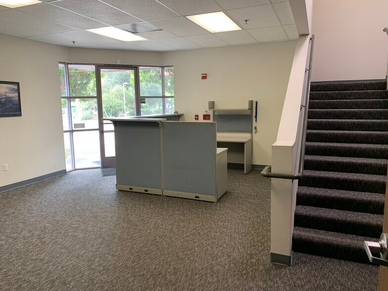 More Photos Of 431 Calle San Pablo, Camarillo Warehouse For Lease