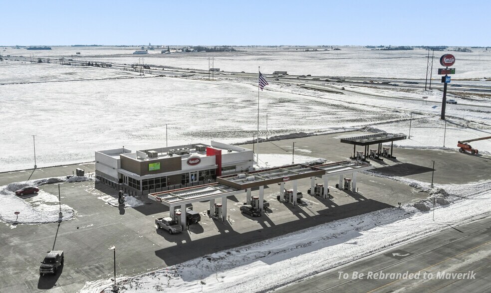 Primary Photo Of 1706 Highway 210, Huxley Service Station For Sale