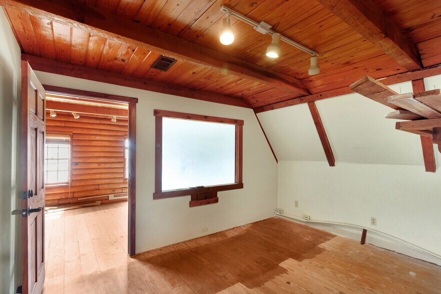 More Photos Of 100 Quest Ct, Keller Office For Sale