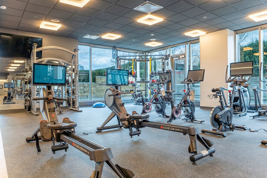 More Photos Of 1001 Summit Blvd, Atlanta Unknown For Lease