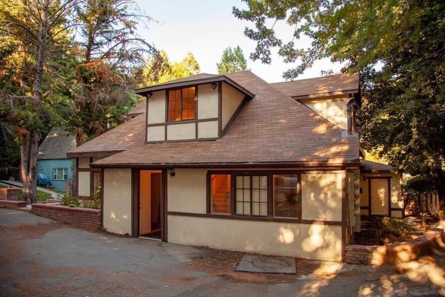 Primary Photo Of 850 Arrowhead Villa Rd, Lake Arrowhead Specialty For Sale