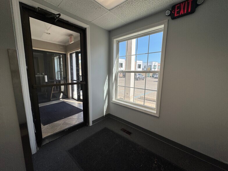 More Photos Of 8123 Grand River Rd, Brighton Medical For Lease