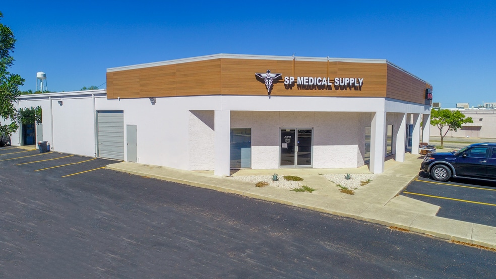 More Photos Of 6737 Poss Rd, San Antonio Unknown For Lease