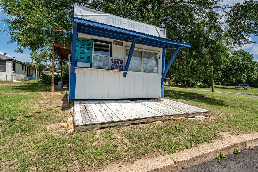 More Photos Of 122 N Green St, Hawkins Land For Sale