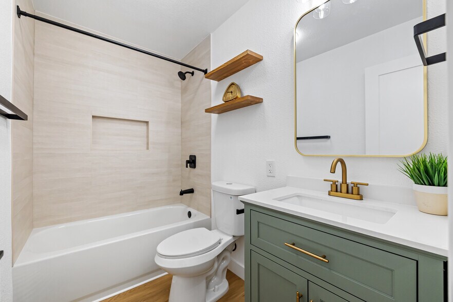 More Photos Of 2715 A St, San Diego Apartments For Sale