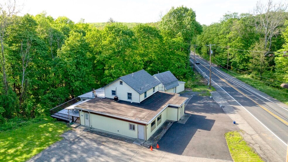 More Photos Of 1520 Broadway, Esopus Freestanding For Sale