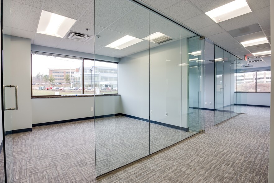 More Photos Of 400 Corporate Dr, Stafford Office For Sale