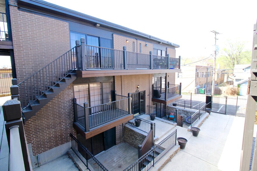 More Photos Of 4440-4444 Jarboe St, Kansas City Apartments For Sale