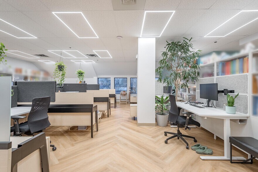 More Photos Of 50 Rue Saint-Charles O, Longueuil Medical For Lease