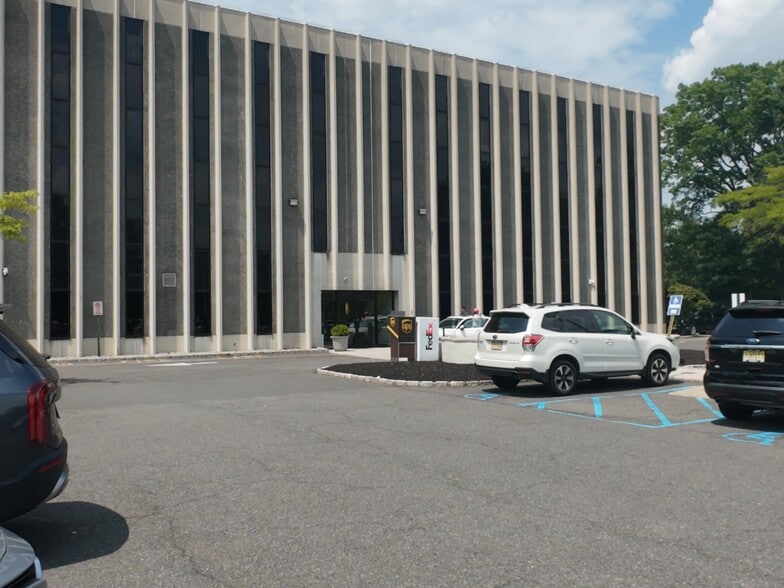 More Photos Of 67 Walnut Ave, Clark Office For Lease