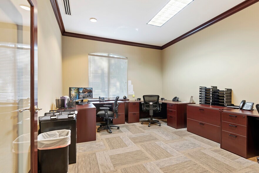 More Photos Of 1680 The Greens Way, Jacksonville Medical For Sale