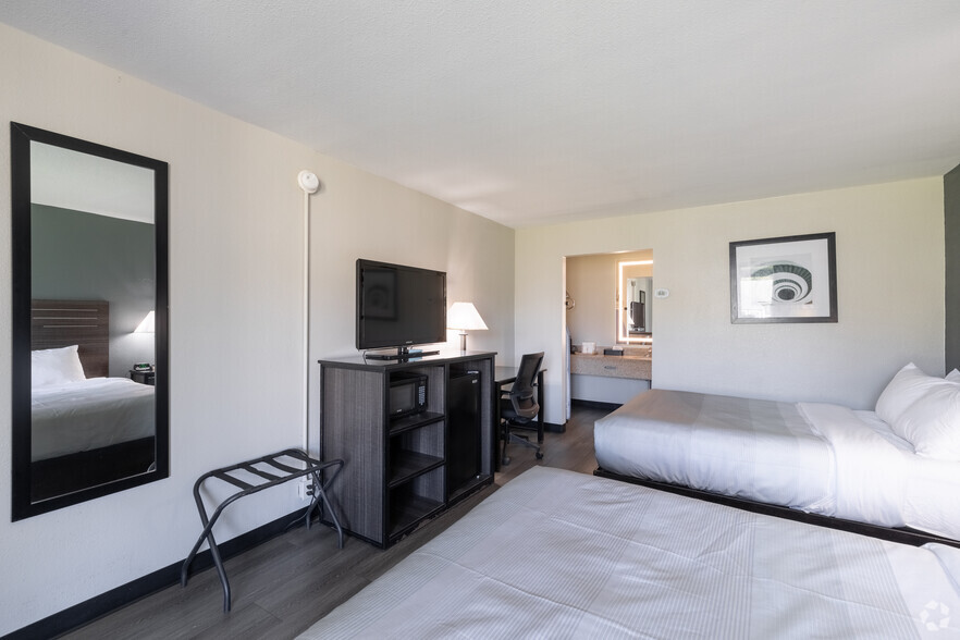 More Photos Of 8929 Old Number Six Hwy, Santee Hotel For Sale