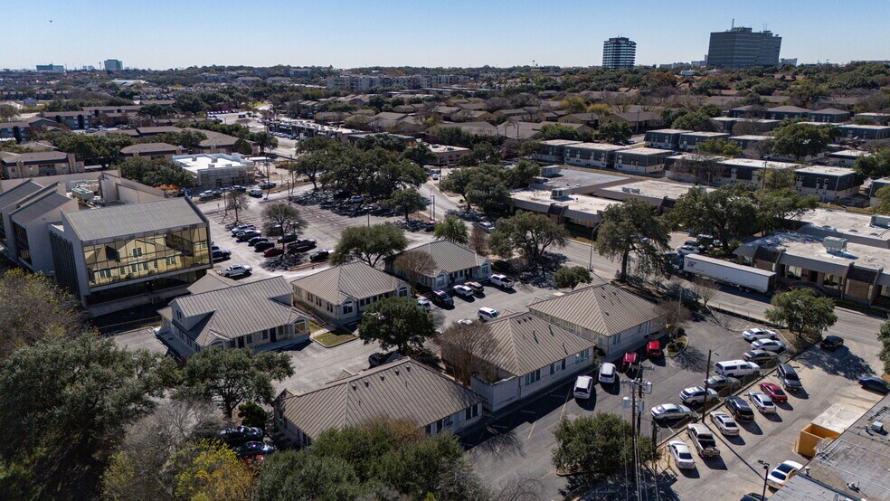 More Photos Of 4230 Gardendale St, San Antonio Office For Sale