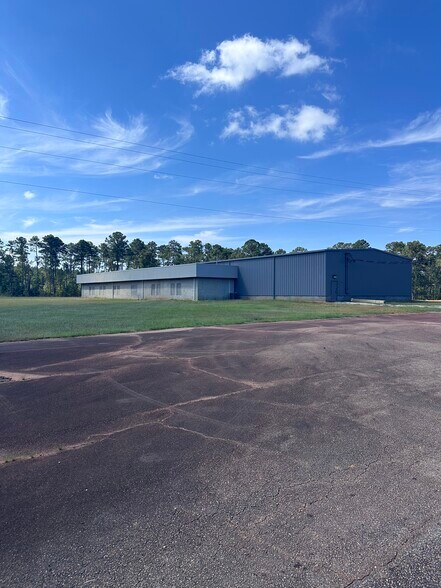 Primary Photo Of 11101 Highway 28 S, Parksville Warehouse For Sale