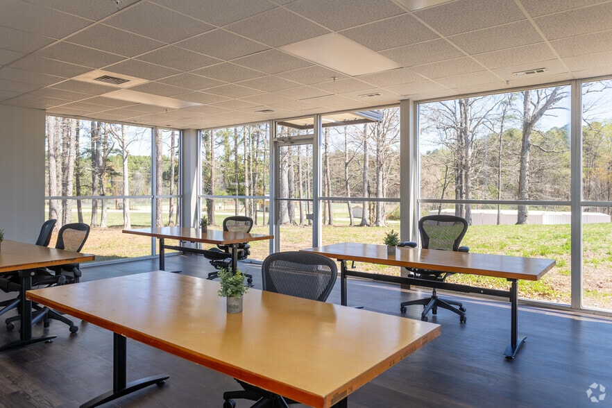 More Photos Of 414 N Meriah St, Landis Warehouse For Lease