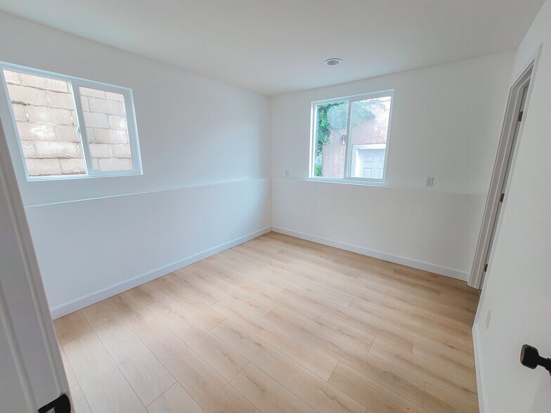 More Photos Of 4212-4216 1/2 Lockwood Ave, Los Angeles Apartments For Sale