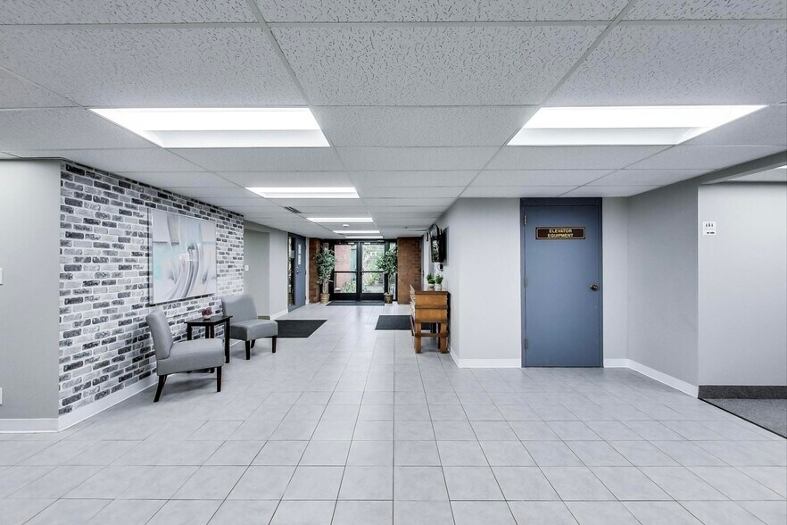 More Photos Of 3550 Lexington Ave N, Shoreview Medical For Sale