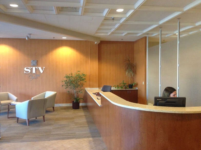 More Photos Of 205 W Welsh Dr, Douglassville Medical For Lease