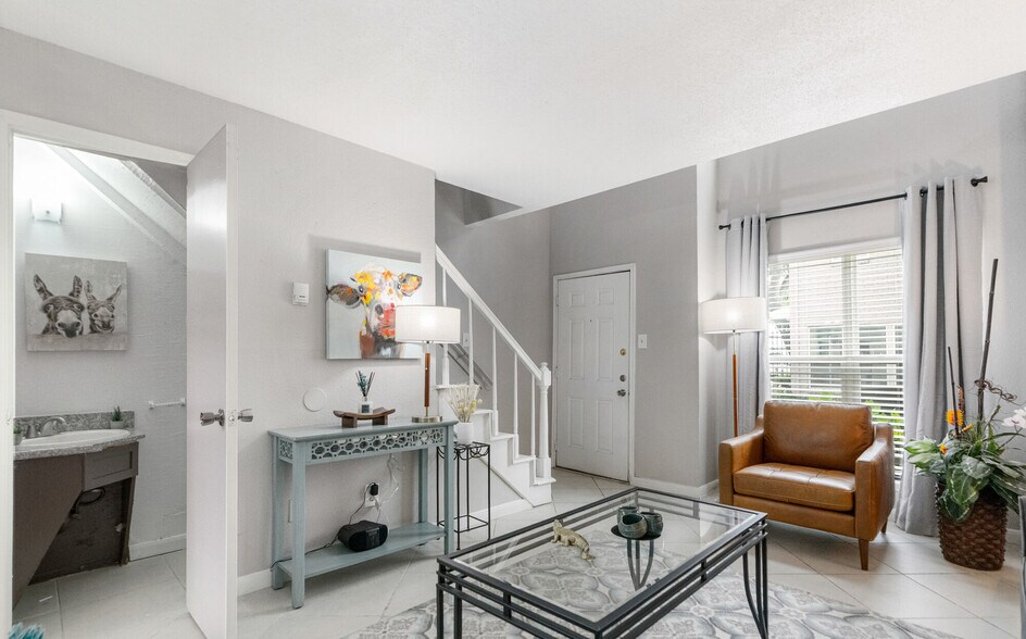 More Photos Of 8600 S Course Dr, Houston Apartments For Sale